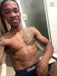 Muzao webcam model stream image