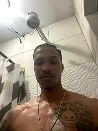 Muzao webcam model stream image