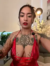 Rae_Lil_White webcam stripchat model stream image