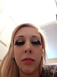 AmethystFoxx webcam model stream image