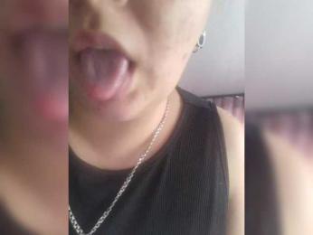 Mari-kis45 webcam model stream image