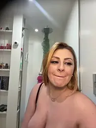 Kapree webcam model stream image