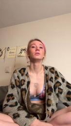 Emwarr1998 webcam model stream image