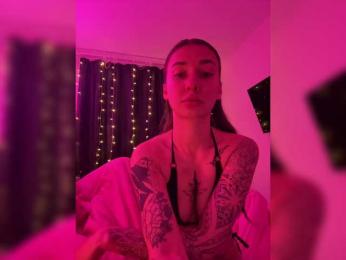 Ewwawow webcam model stream image