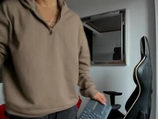 Marc Roys webcam model stream image