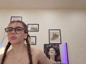 dolly-ll webcam bongacams model stream image