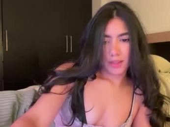 latinella webcam model stream image