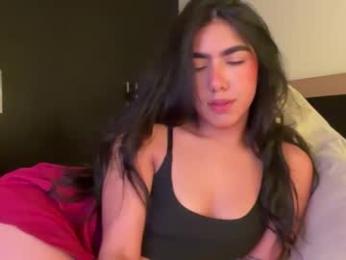 latinella webcam model stream image