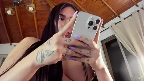 IsaFontanna webcam model stream image