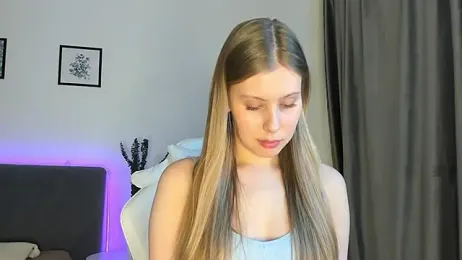 elliediaz webcam stripchat model stream image