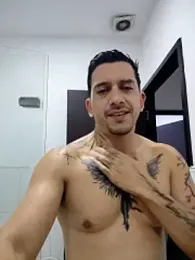 MrWolfHot webcam model stream image