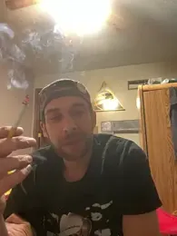 SmokingSloth webcam model stream image