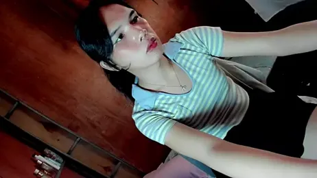 yourdes1re_ webcam stripchat model stream image