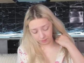 peek_in_my_window webcam model stream image