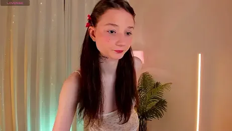 MilliMouse webcam stripchat model stream image