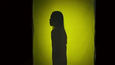 queen-001 webcam model stream image