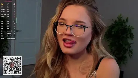 JulieLupo webcam model stream image