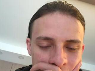 Walker Brown webcam model stream image