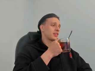 Walker Brown webcam model stream image