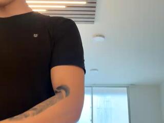 Walker Brown webcam model stream image