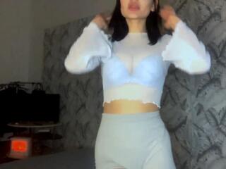 Elva Hatzell webcam model stream image