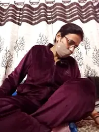 Gullapi webcam model stream image