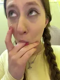 FroggyAnna webcam model stream image