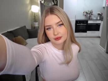 cute18cute webcam model stream image