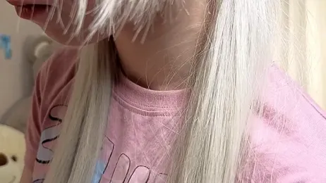 ViollaBloom webcam model stream image