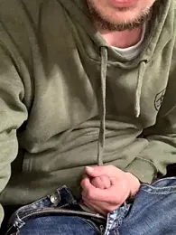 Midwestalpha webcam model stream image