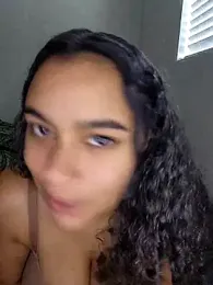 cinnaminnie webcam model stream image