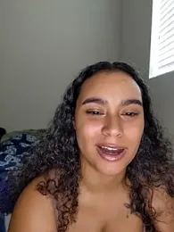 cinnaminnie webcam model stream image