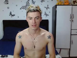 Matius Ferrer webcam model stream image