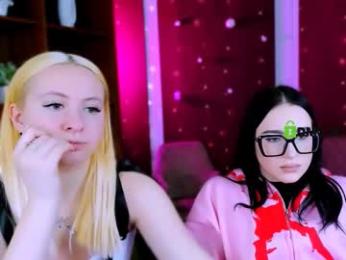 mila_glow webcam model stream image