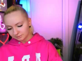 mila_glow webcam model stream image