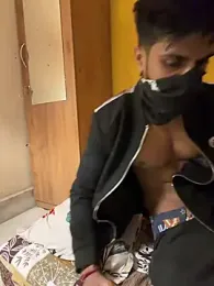 Hunkyardd webcam stripchat model stream image