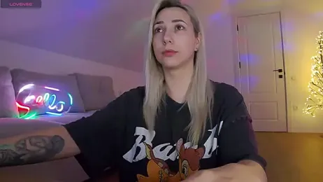 KhloeK webcam stripchat model stream image