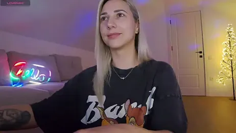 KhloeK webcam stripchat model stream image