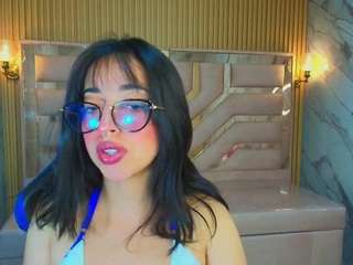 zoe-r webcam model stream image