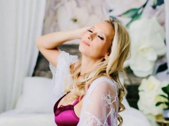 NovaJoyce webcam model stream image