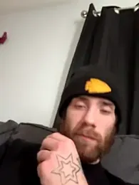 KcCumz19 webcam model stream image