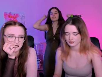 luna_berryy webcam model stream image