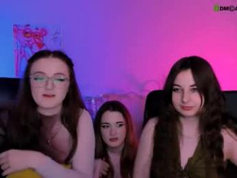 luna_berryy webcam model stream image