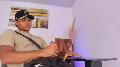 zander_20 webcam cam4 model stream image