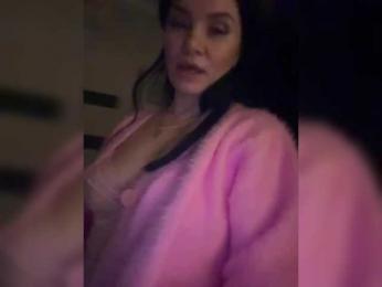 Ylia21112 webcam model stream image