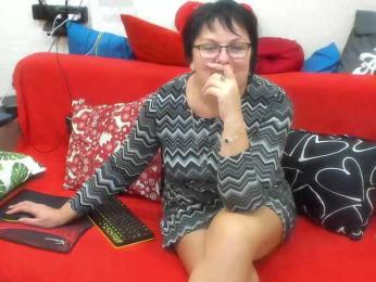 KyliePage1 webcam model stream image