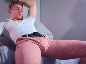 night_wwwolf webcam model stream image