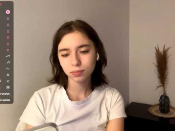 EvonneHeally webcam model stream image