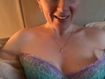 REDHEADROSIE webcam model stream image