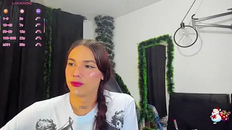 Almaazz webcam stripchat model stream image